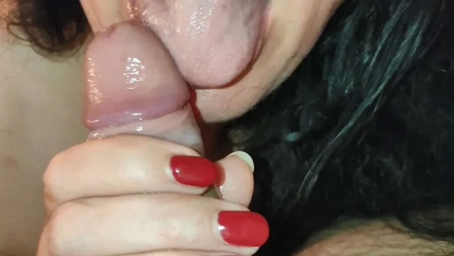 MILF Housewife gets Sucks Dick