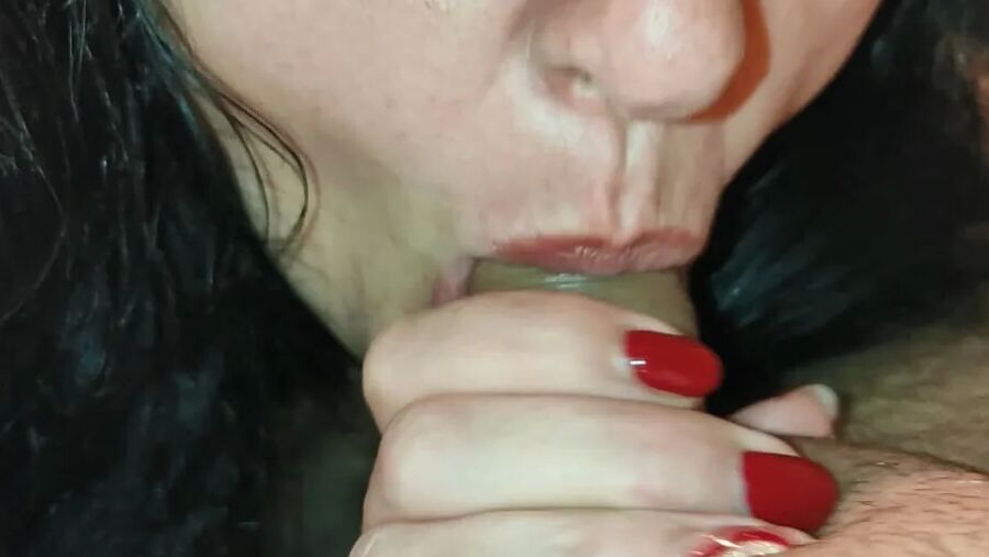 MILF Housewife gets Sucks Dick