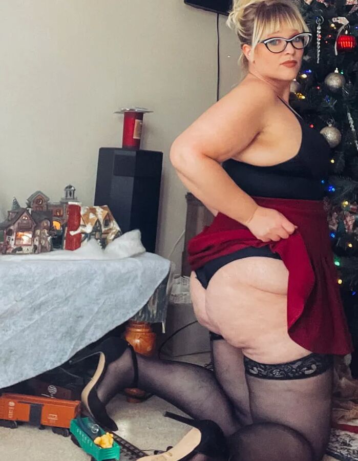 Christmas Thighs and Heels