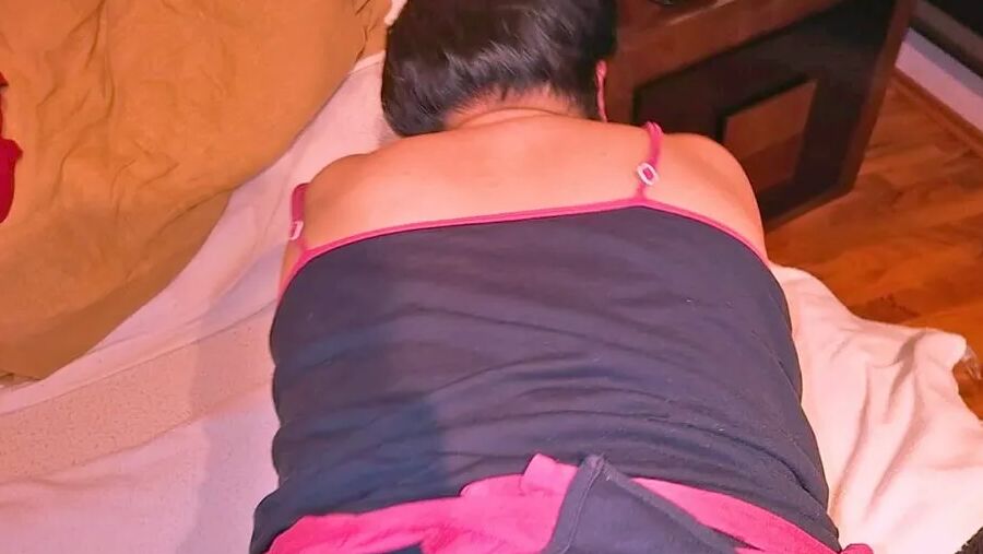 She spreads her ass to recieve my milk