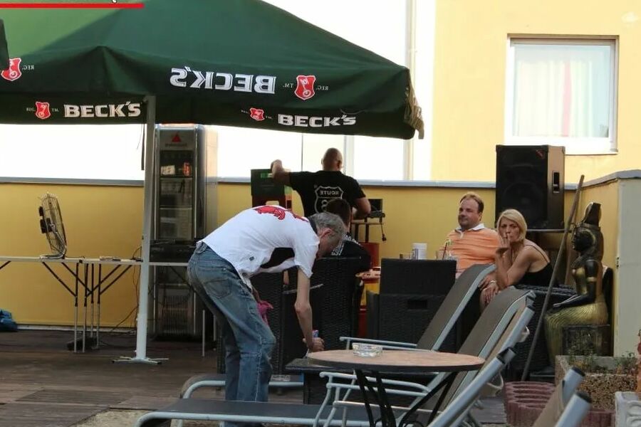 Turkish girl Farah Slut shortly before her outdoor gangbang