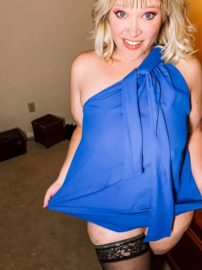 Hot Mama Strips for your Pleasure