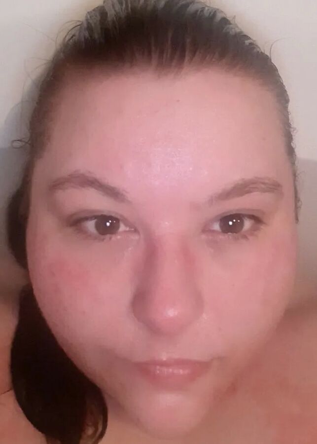 Fat Slut Shows Her Big Udders N Cunt