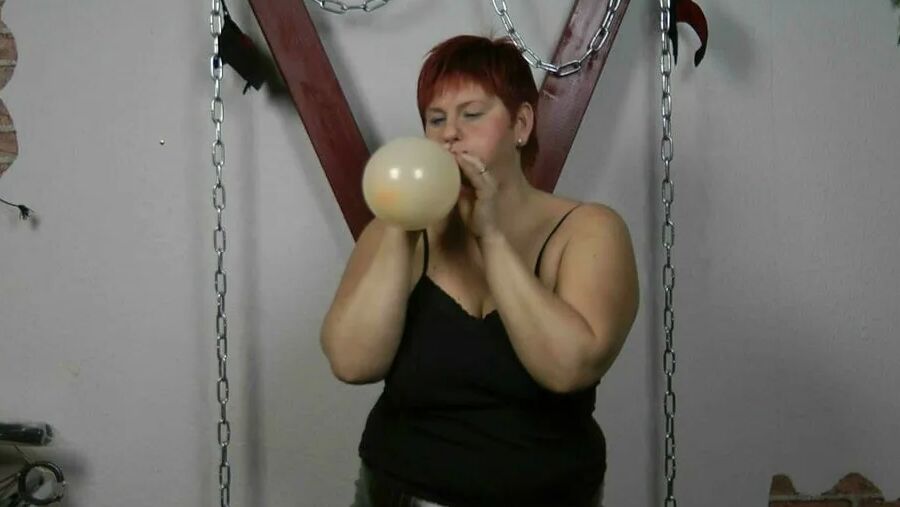 Hot games with balloons