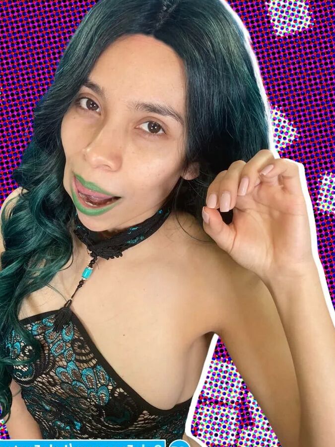 Tiny Teen Lola's Free Pics