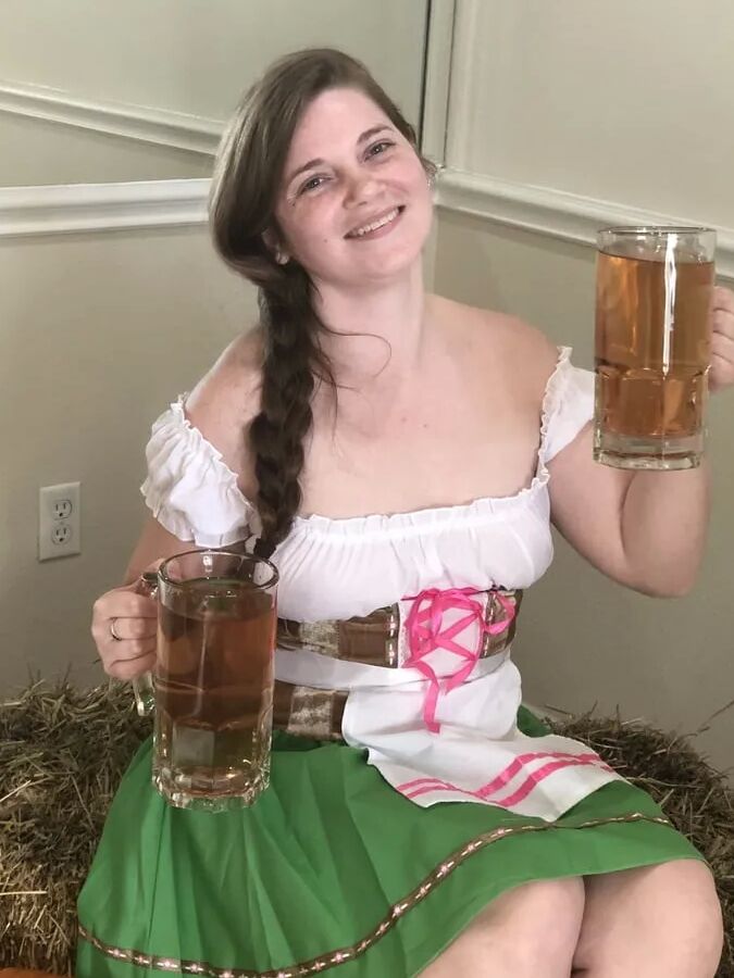 Girls First Sybian - Misty Lovelace Oktoberfest