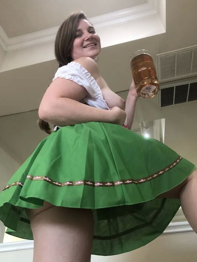 Girls First Sybian - Misty Lovelace Oktoberfest
