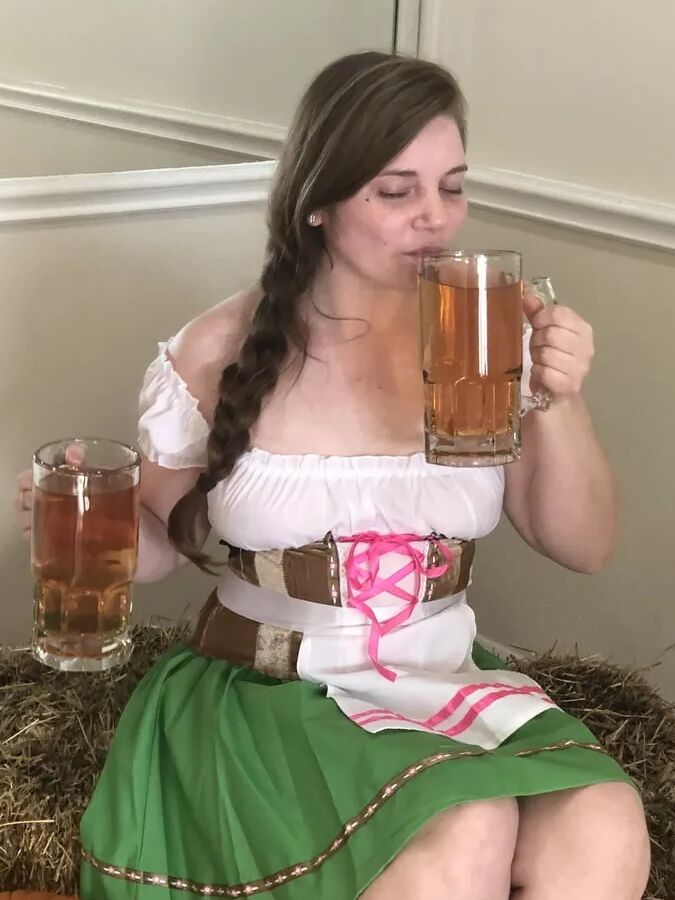 Girls First Sybian - Misty Lovelace Oktoberfest