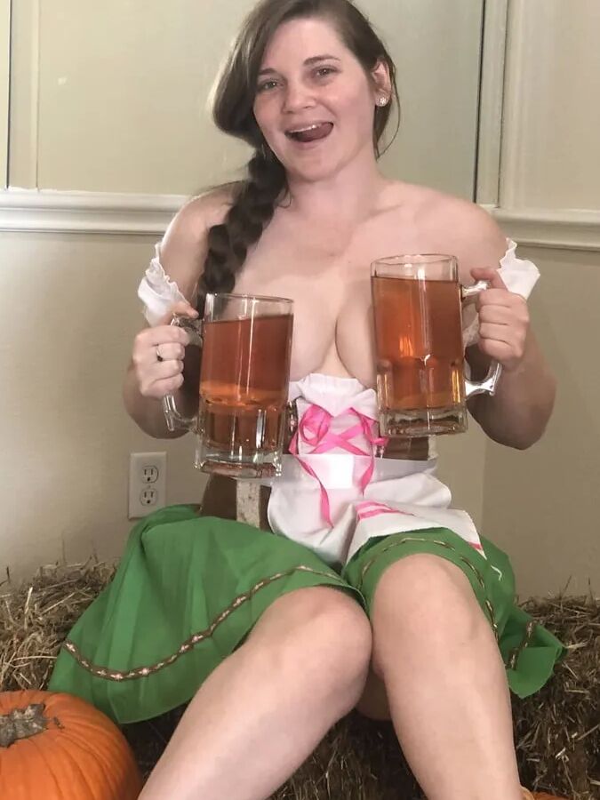 Girls First Sybian - Misty Lovelace Oktoberfest