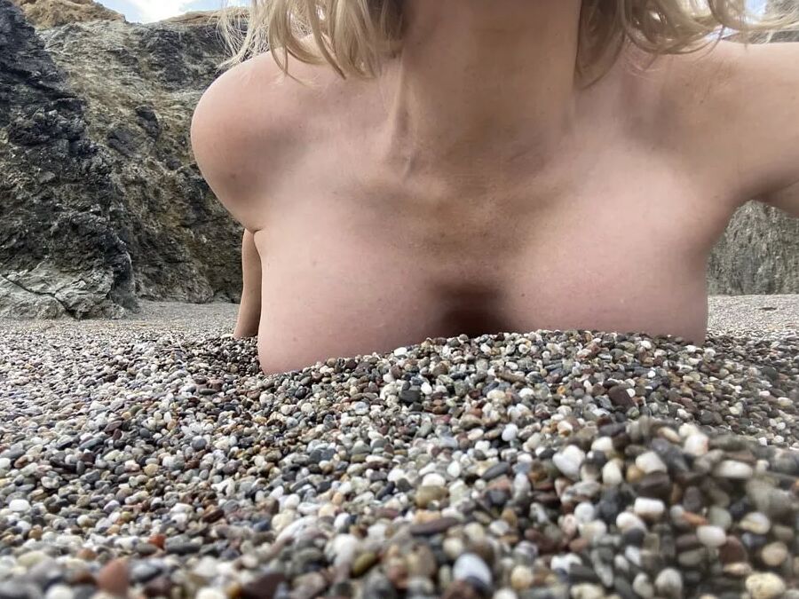 Hot Ass Blonde AMATEUR MILF! Big TITS and ASS