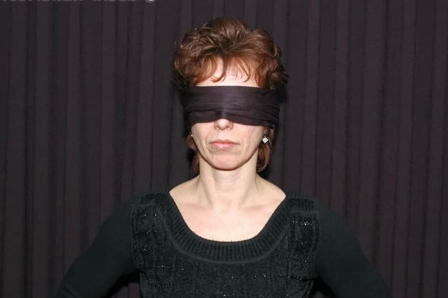 Photo shoot with the submissive MILF Angie blindfolded