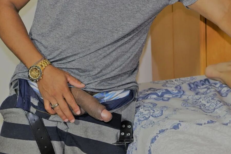 BIG DICK PASSING IN THE SMOOTH VAGINA