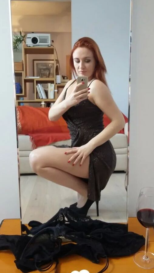 I just love taking nudes in the mirrors