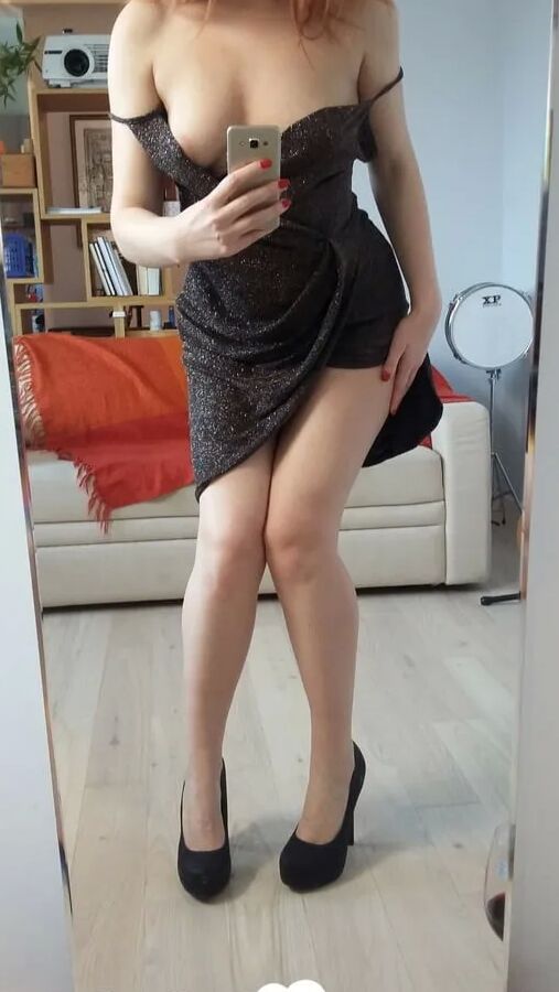 I just love taking nudes in the mirrors