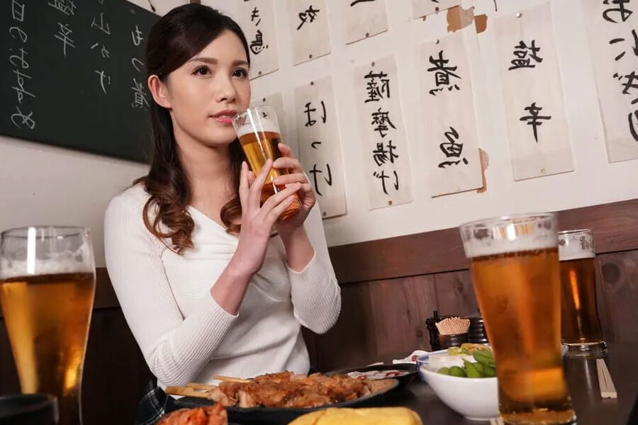 Nana Kamiyama :: Drinking And Fucking - CARIBBEANCOM