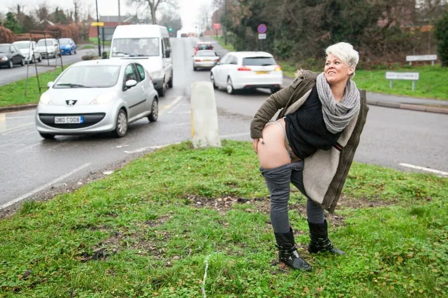 It’s wrong to show your pussy in public at UK-Flashers