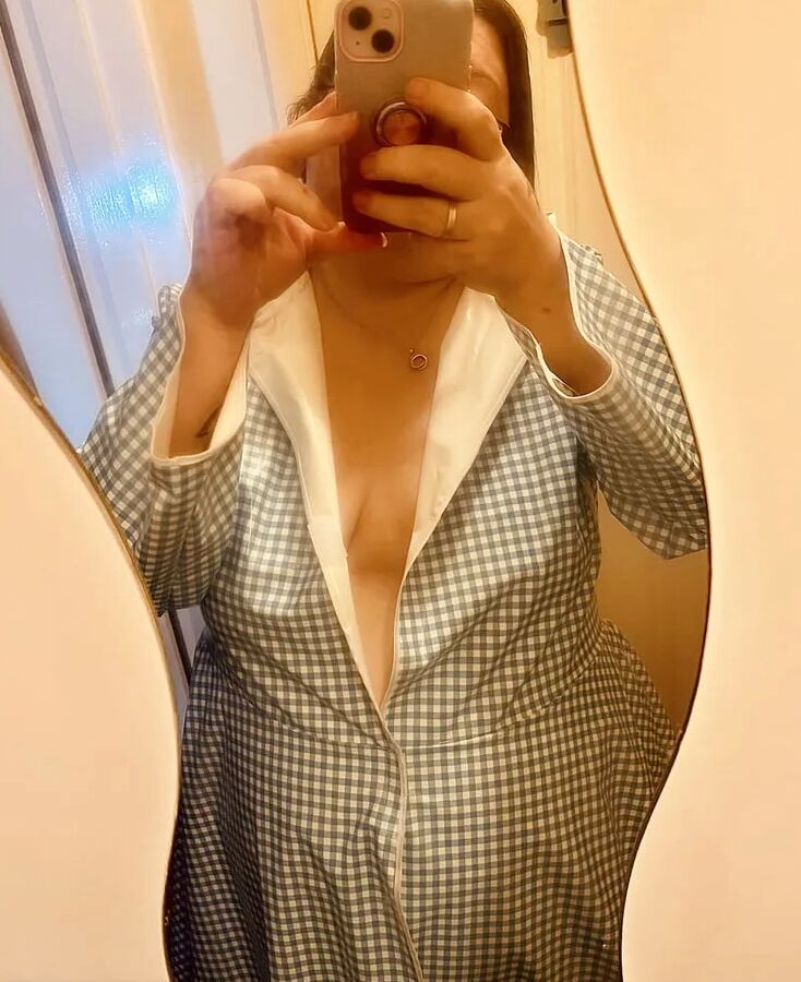 Tina Snua Selfies #5