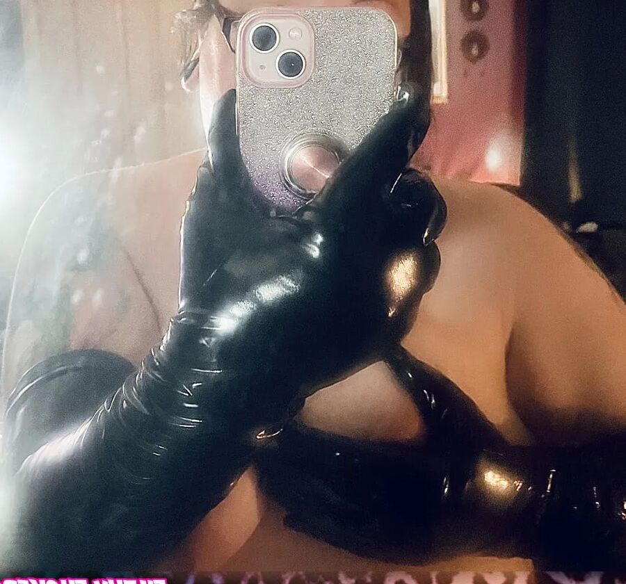 Tina Snua Selfies #5