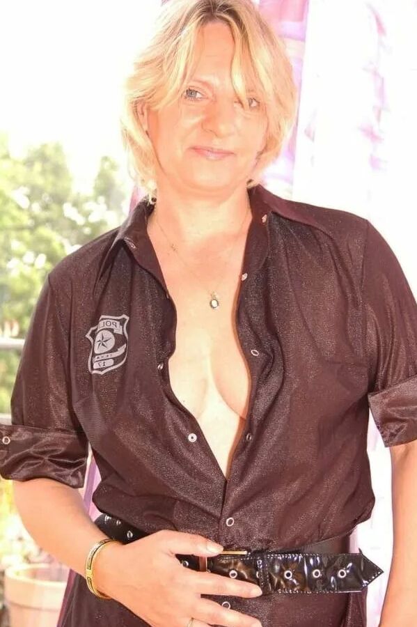 Photo shooting with german Trucker MILF Biggi Bitch