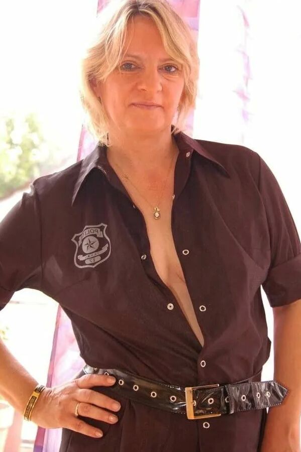 Photo shooting with german Trucker MILF Biggi Bitch