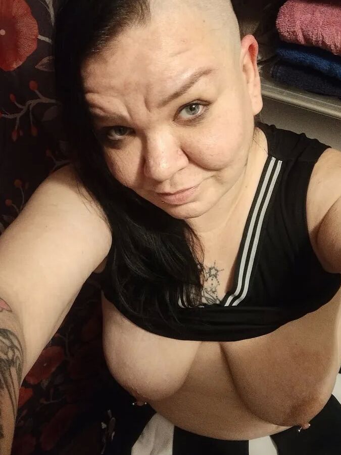 Goth cheerleader