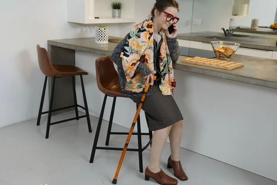 Granny becomes young with big cock magic feat Simona Purr