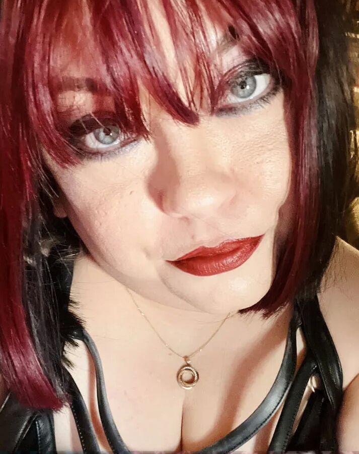 Tina Snua Selfies #4
