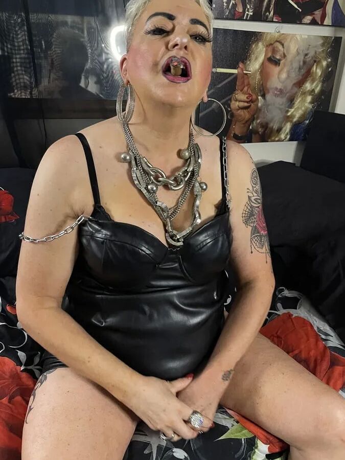 SLUT 609=TRAMP