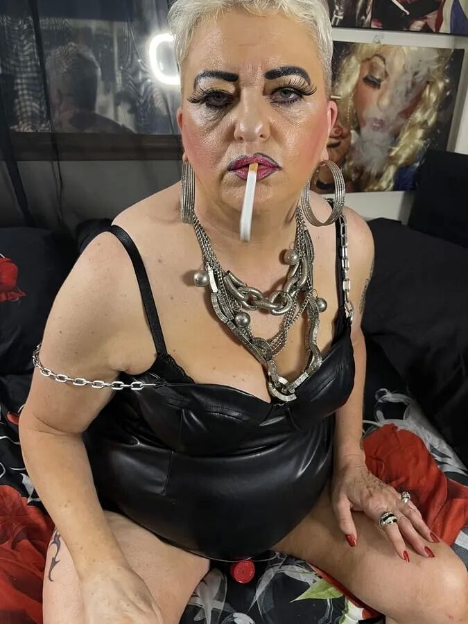 SLUT 609=TRAMP