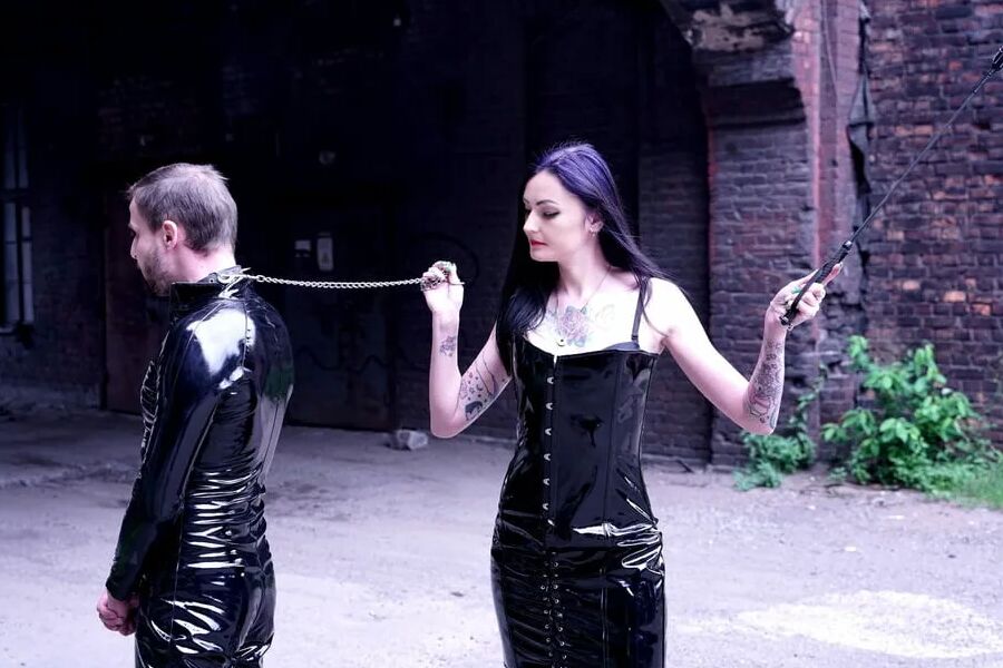 Gentle female domination. Rope bondage.