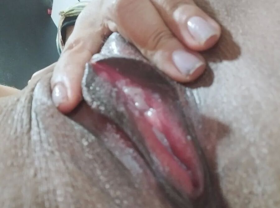 Real Horny Arab Mom Masturbates Pussy, Shows Tits And Nudes