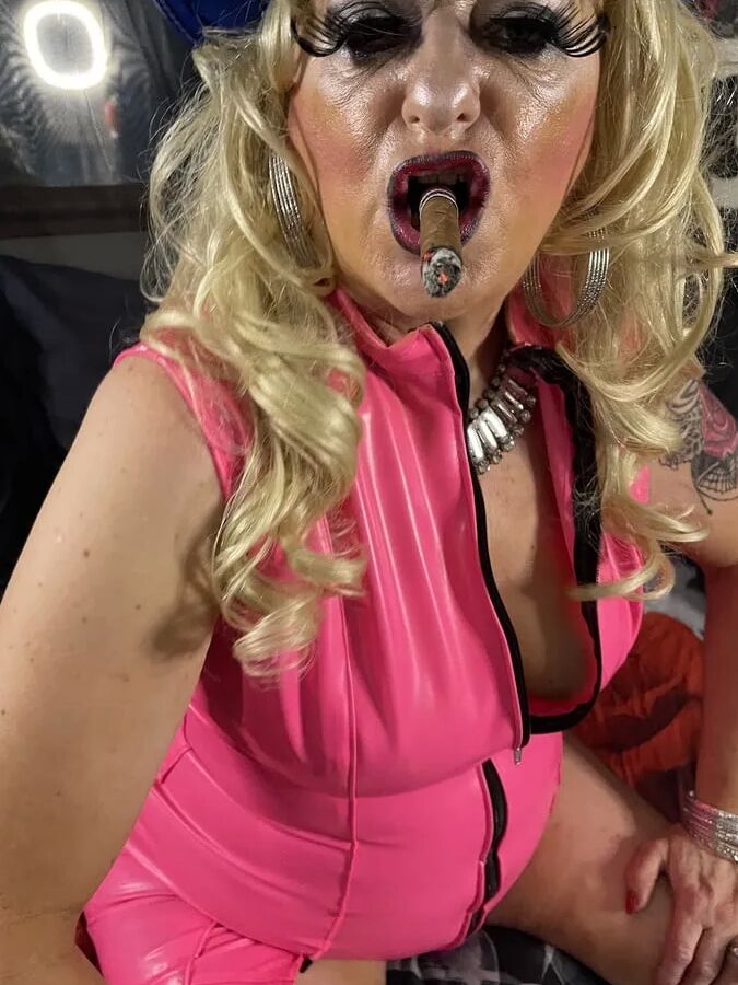 SLUT 607