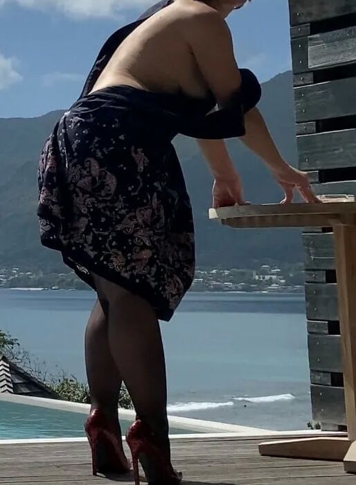 Naughty Sisi Posing At A Pool
