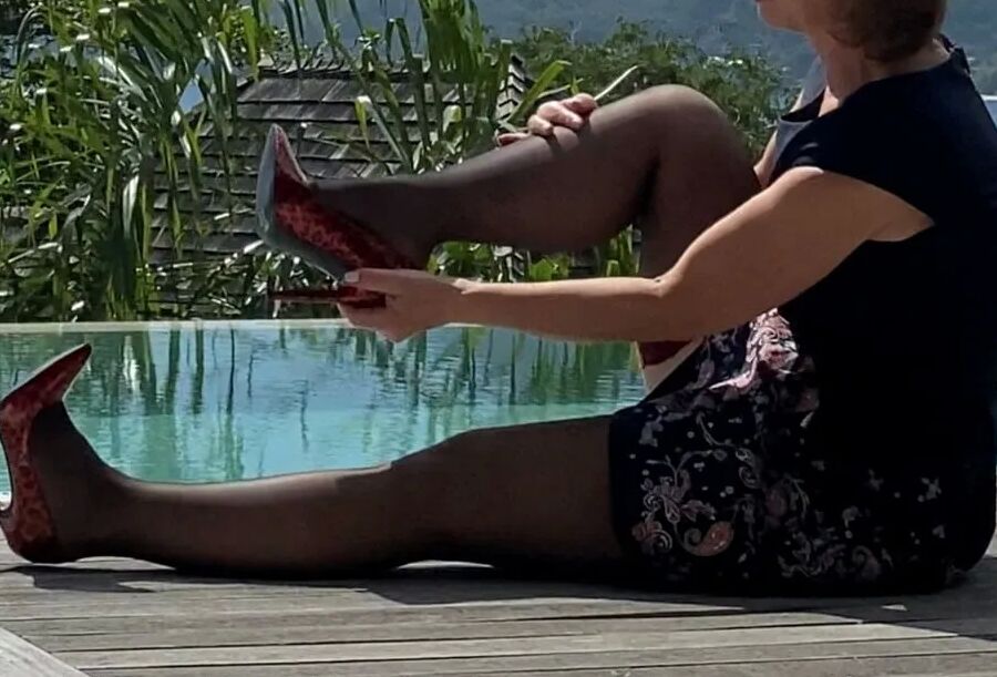 Naughty Sisi Posing At A Pool
