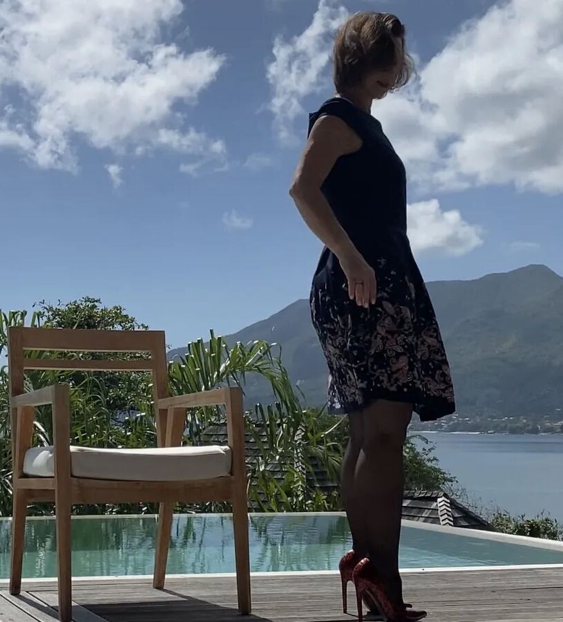 Naughty Sisi Posing At A Pool