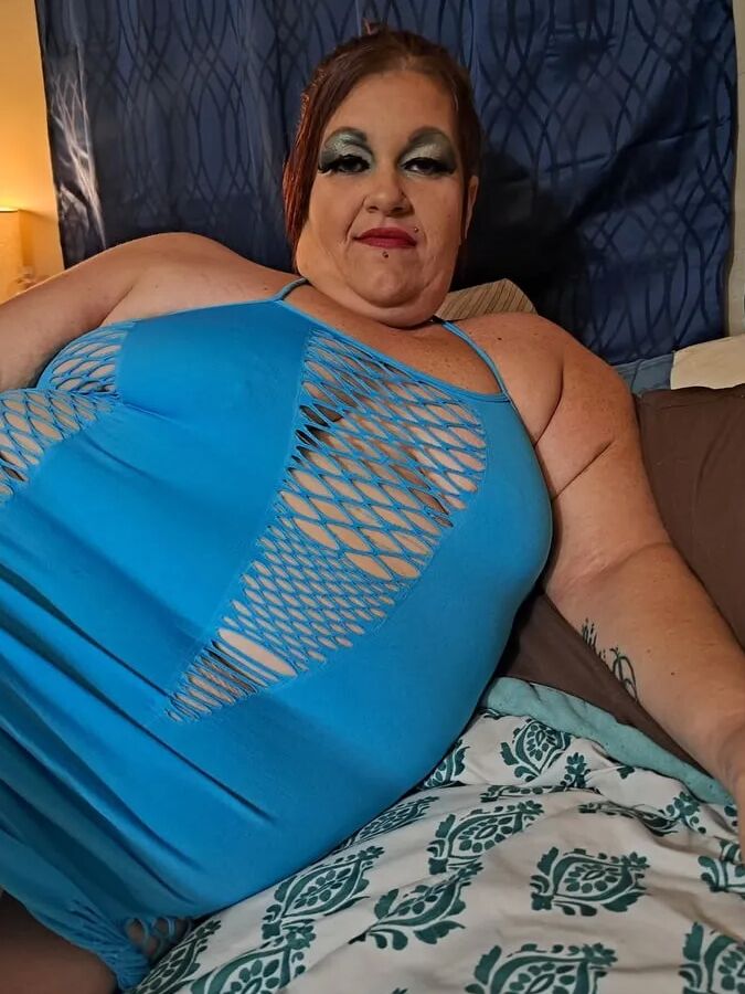 Photo shoot turns into BJ and Anal
