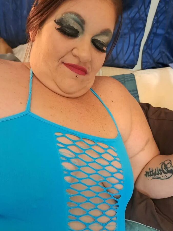 Photo shoot turns into BJ and Anal