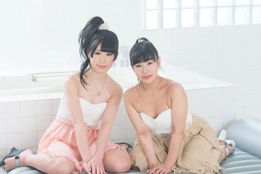 Nako Sudo & Kaho Morisaki :: Two Wheels Soapland - CARIBBEAN
