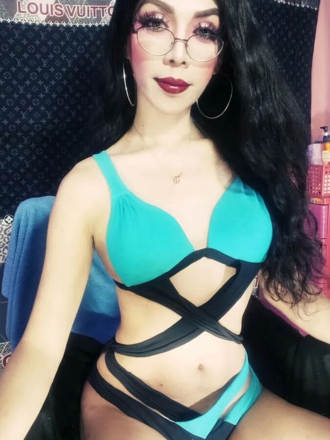 SONYA LOVE Free Photos