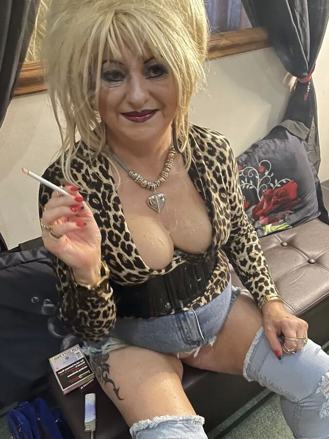 SLUT 595