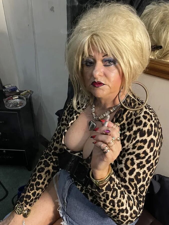SLUT 595