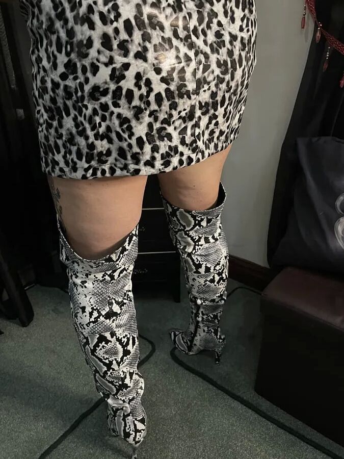 SLUT 594