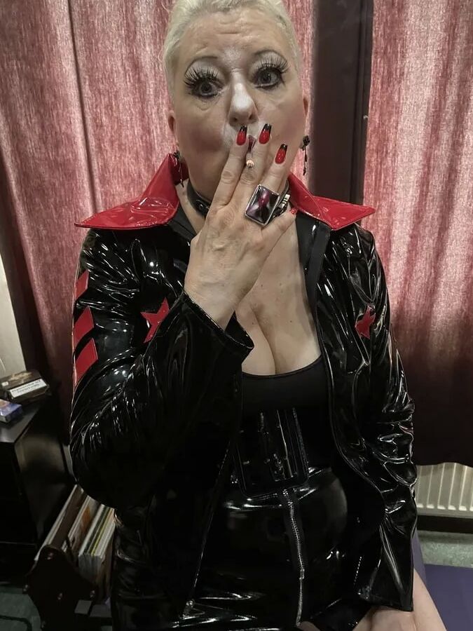 MISTRESS 52