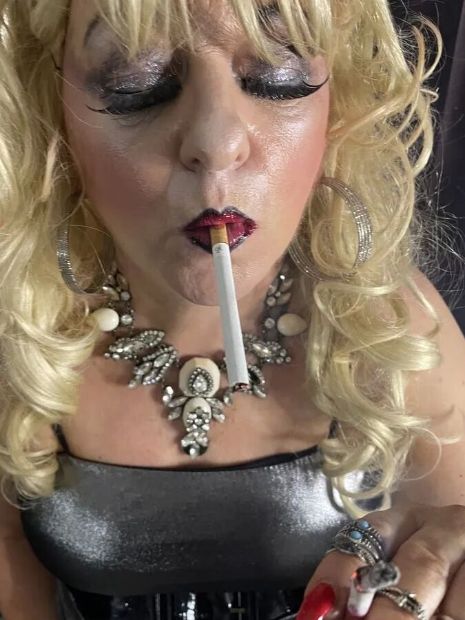 SLUT 588
