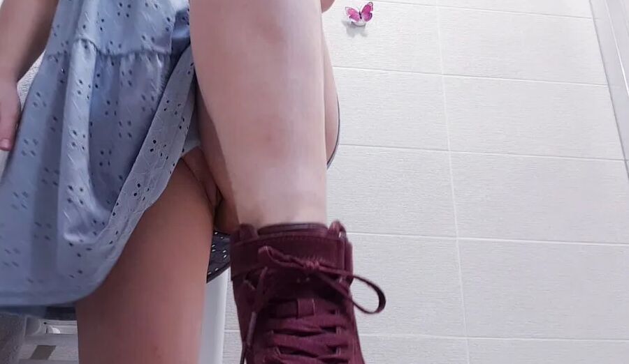 Masturbation on the floor
