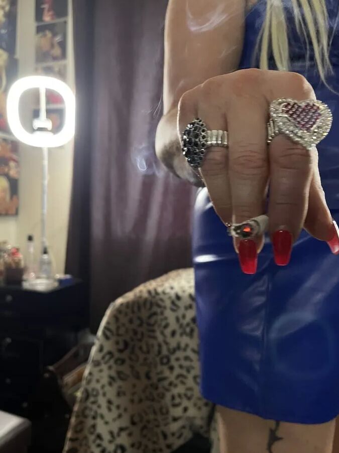 SLUT 586