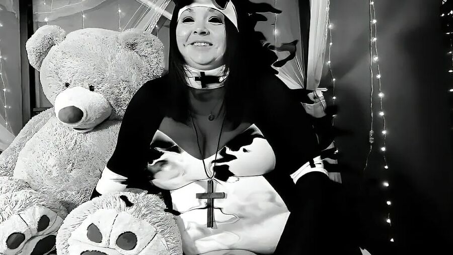 Sexy BBW Possessed Nun Photoset