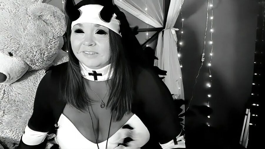 Sexy BBW Possessed Nun Photoset
