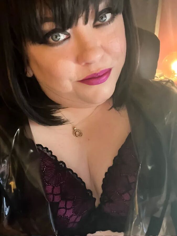 Tina Snua Selfies #3