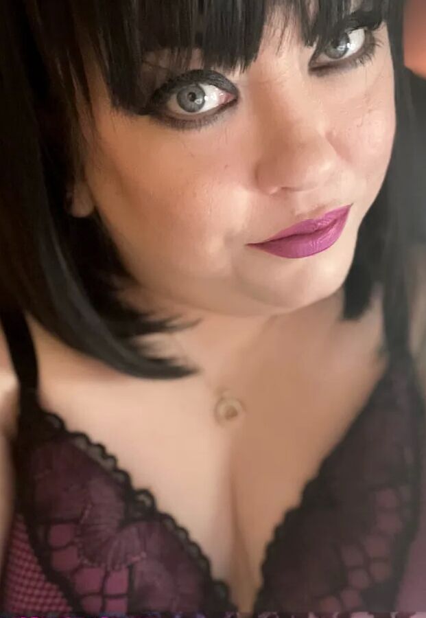 Tina Snua Selfies #3